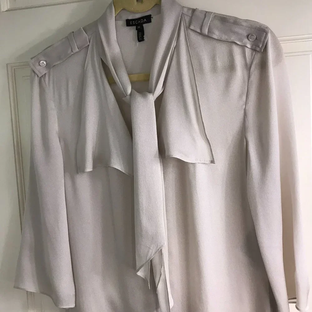 Lovely Silver Silk Escada Blouse, 36 (Fits Medium) NWOT - Picture 2 of 8
